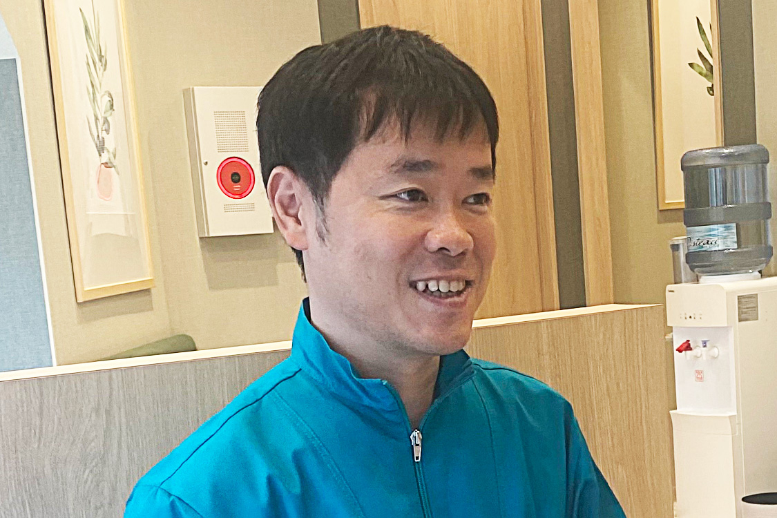 院長 秋川 泰三