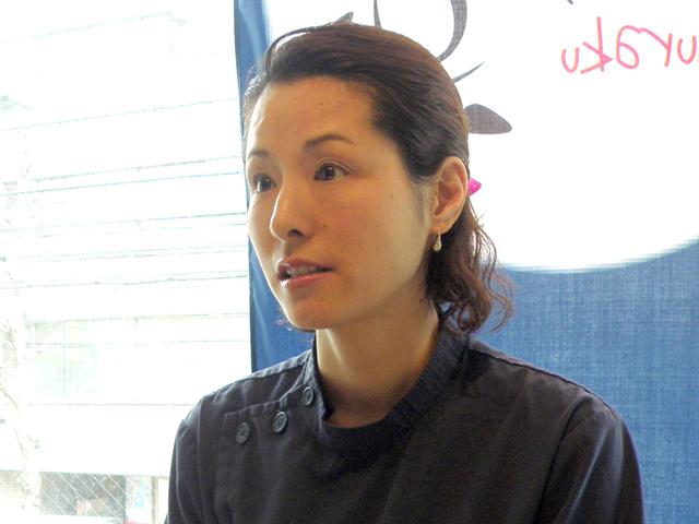 生長 真起子 店長