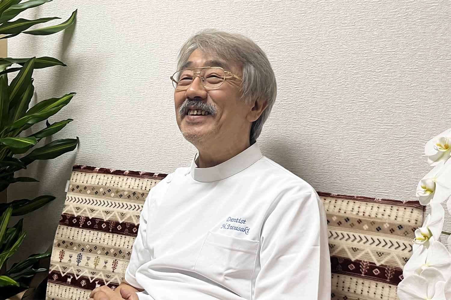 岩崎 仁 院長