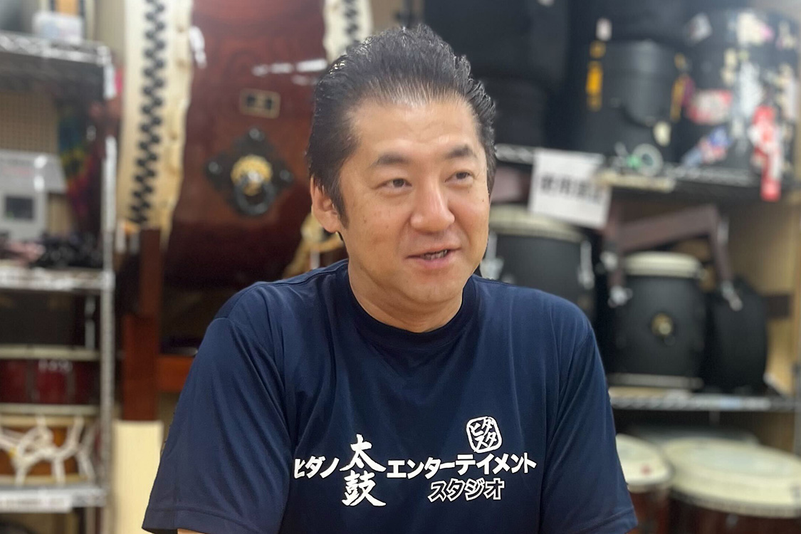 代表 ヒダノ 修一