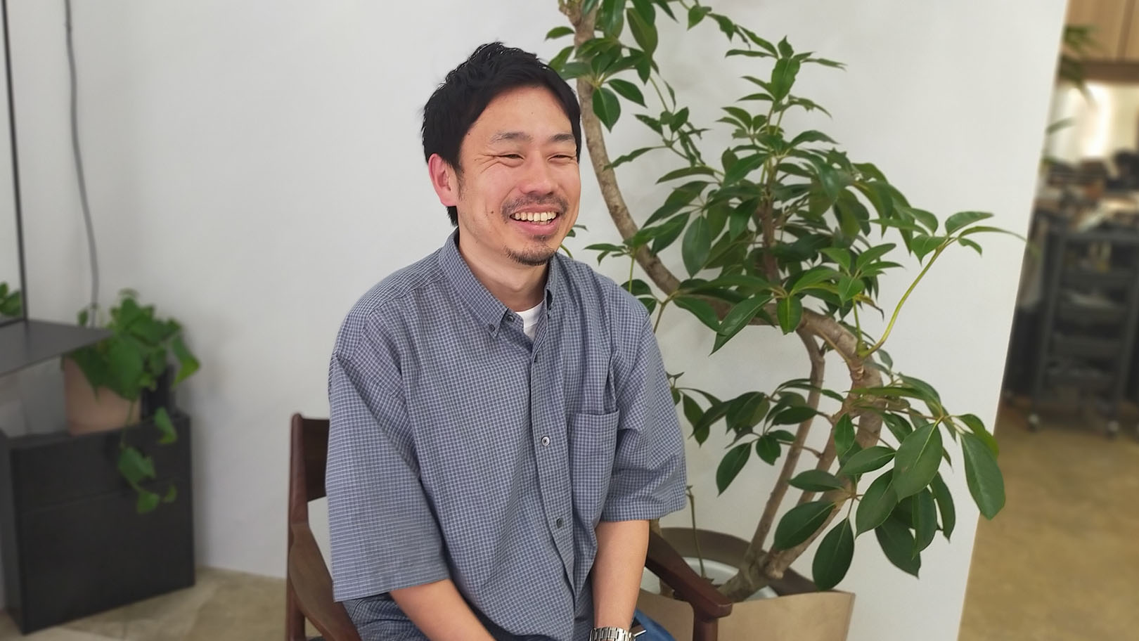 平井 浩介  店長