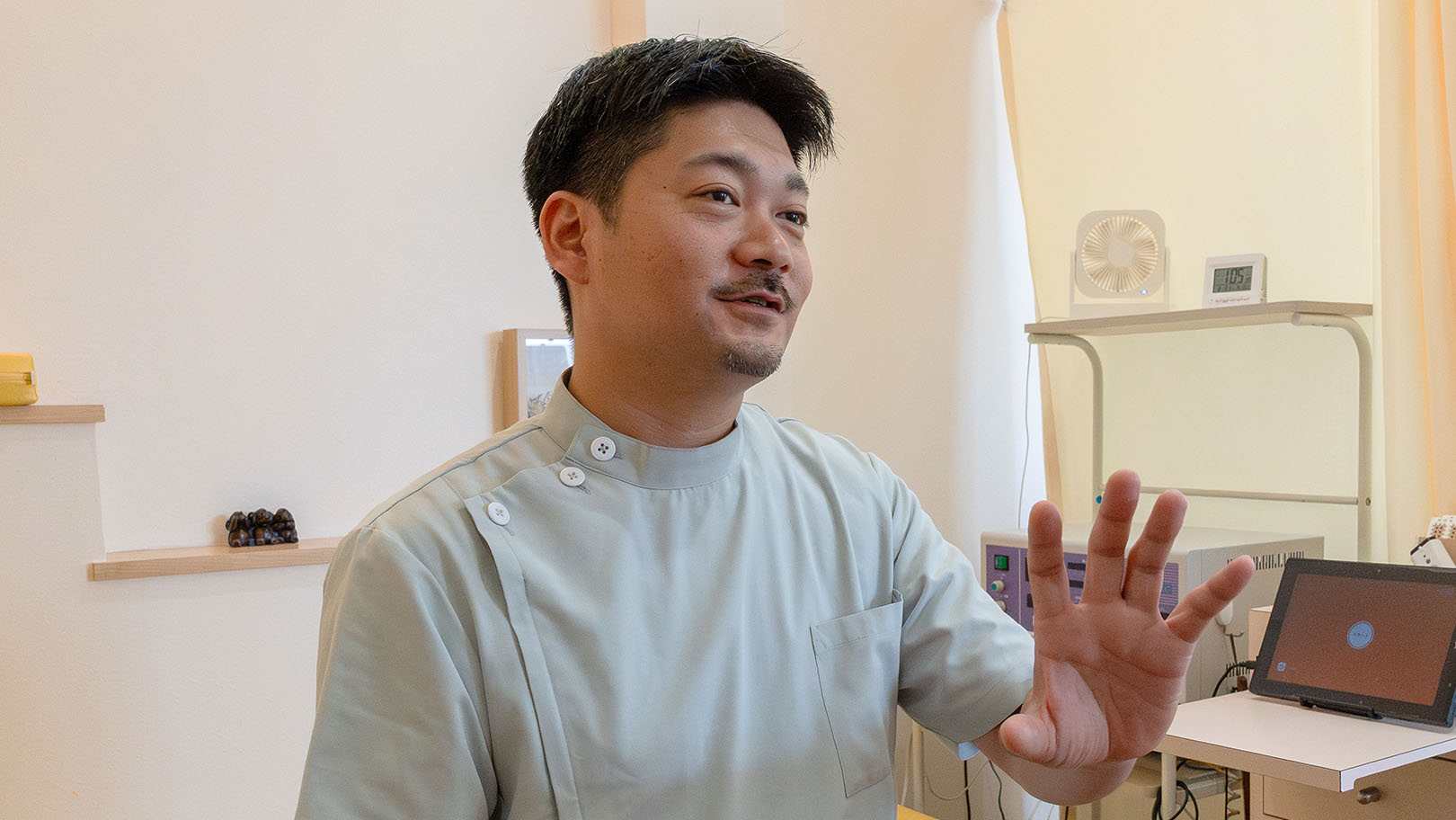 安保 佑士郎 院長