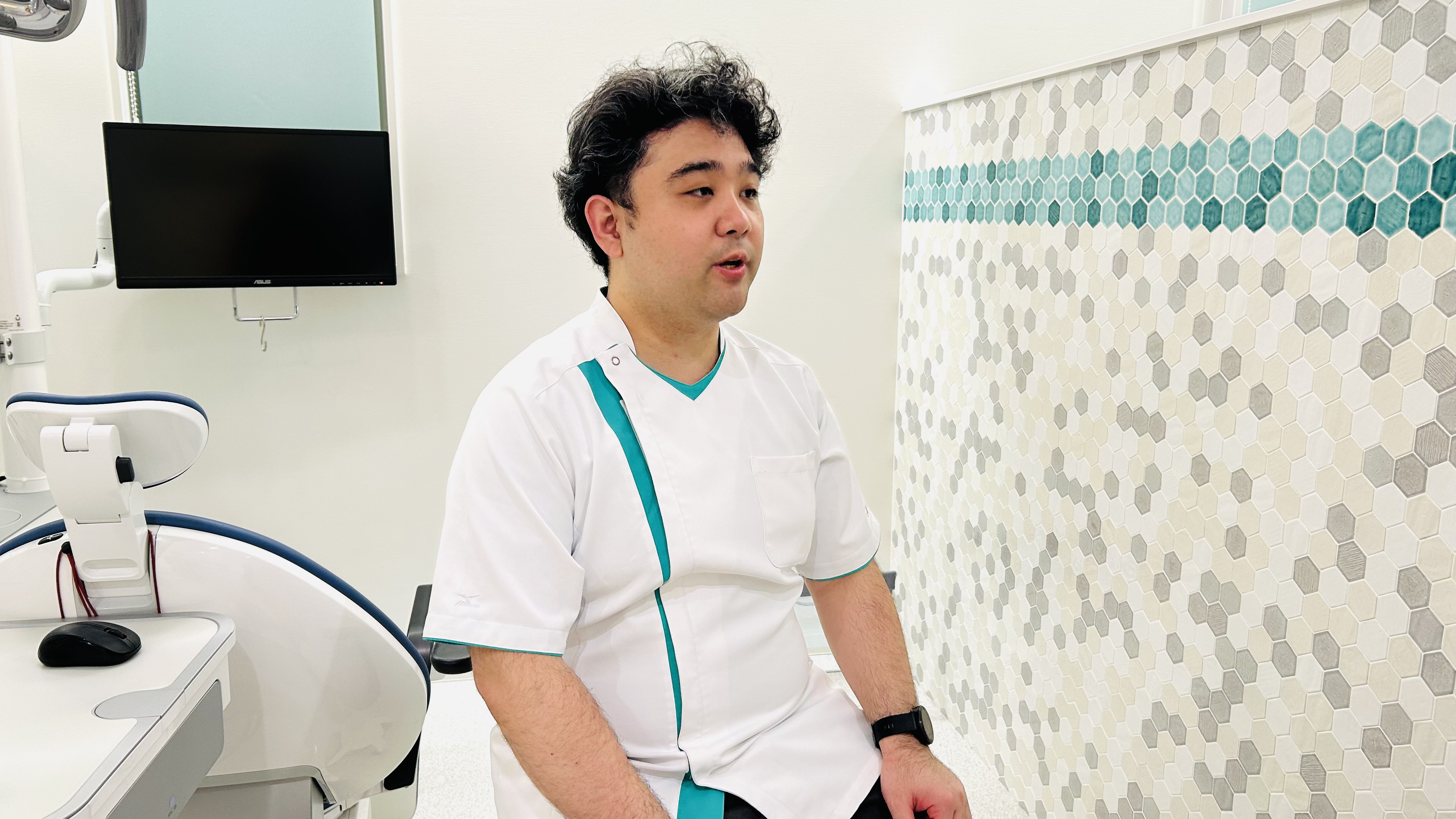 朝廣 賢哉 院長