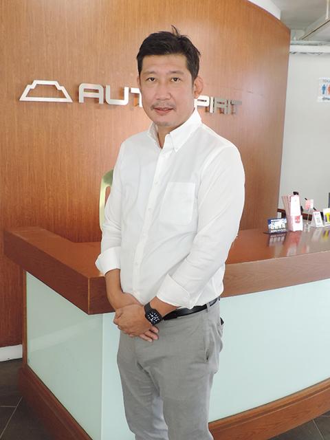 横浜レンタカー 川和店 油谷 聡士 代表取締役