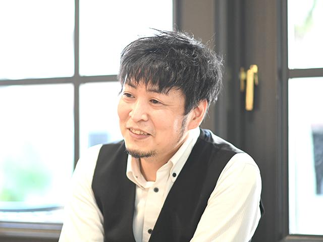 Multiple Cafe FIRST MOVE 萱野 政長 店長